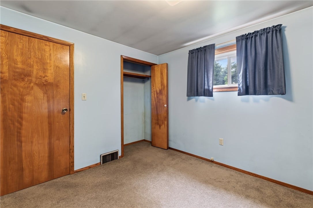 323 Albrights Lake Road, Greensburg, PA 15601
