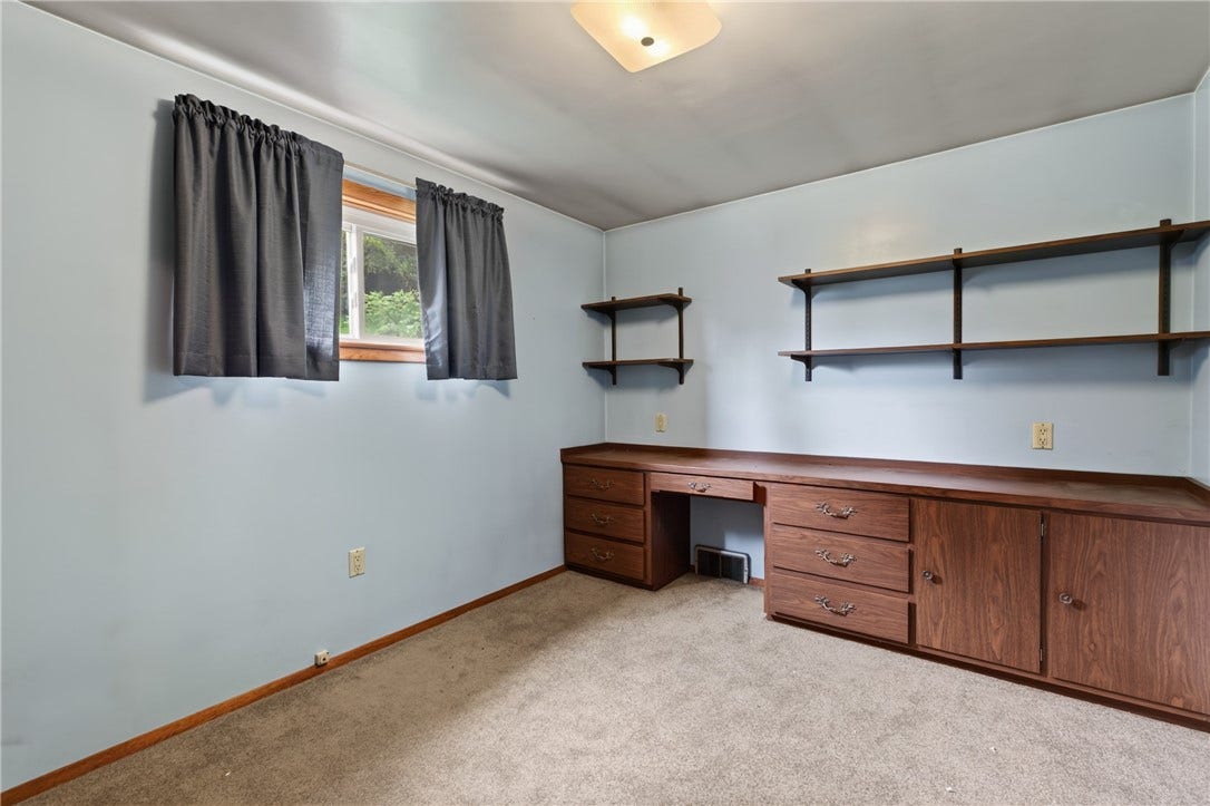 323 Albrights Lake Road, Greensburg, PA 15601