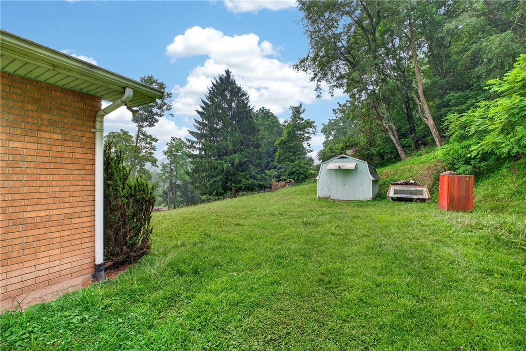 323 Albrights Lake Road, Greensburg, PA 15601