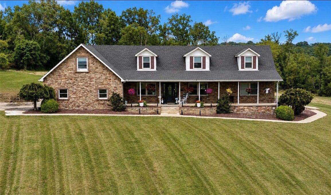 31 Sutton Ln, Washington, PA 15301