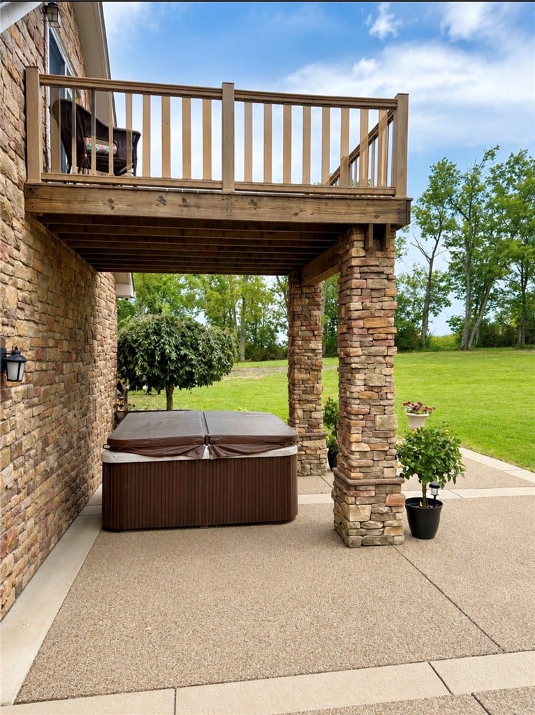31 Sutton Ln, Washington, PA 15301