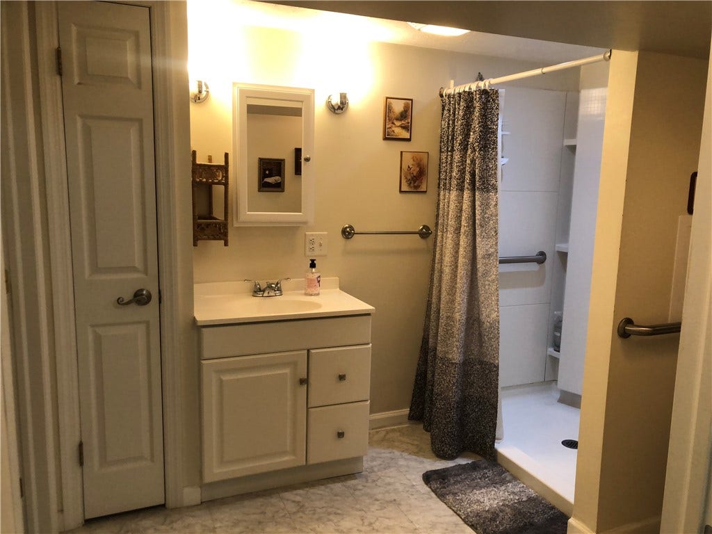 15 KENSINGTON CIRCLE, Uniontown, PA 15401