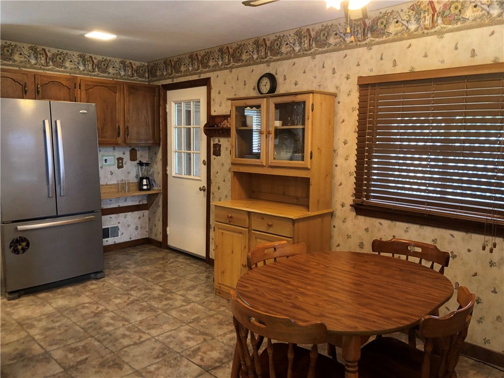 15 KENSINGTON CIRCLE, Uniontown, PA 15401