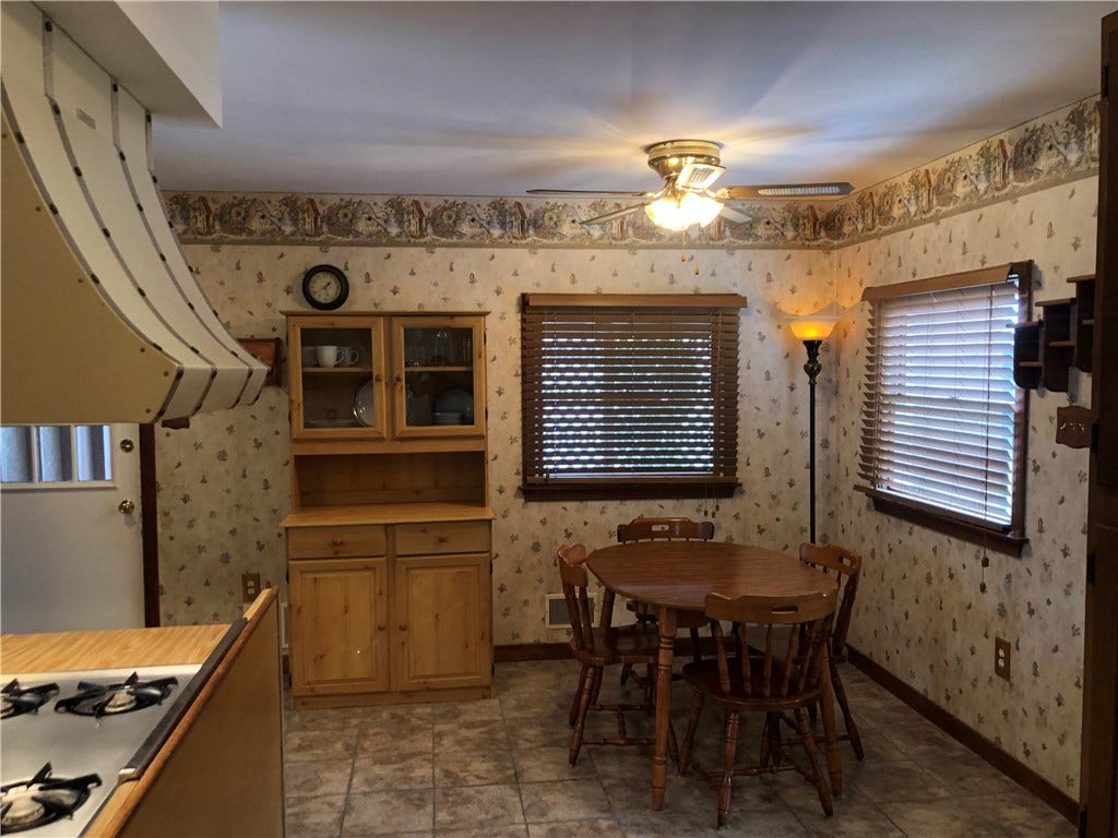 15 KENSINGTON CIRCLE, Uniontown, PA 15401