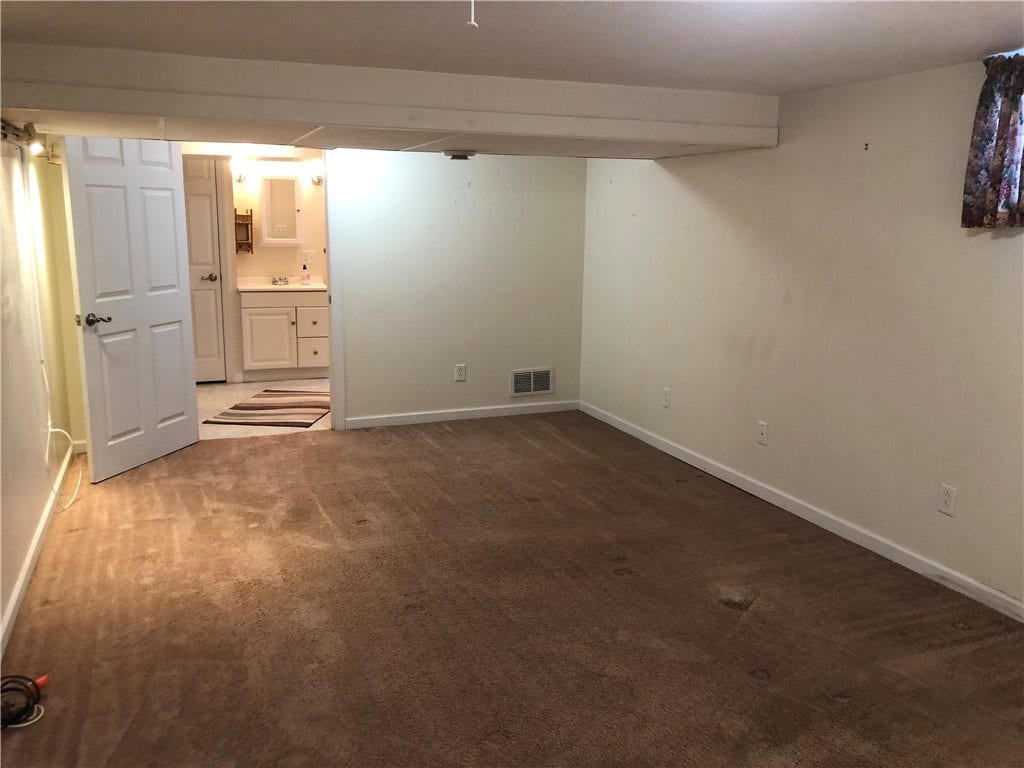 15 KENSINGTON CIRCLE, Uniontown, PA 15401