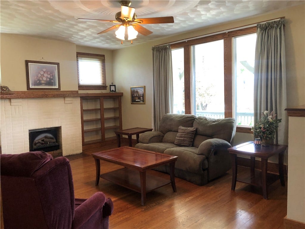 15 KENSINGTON CIRCLE, Uniontown, PA 15401