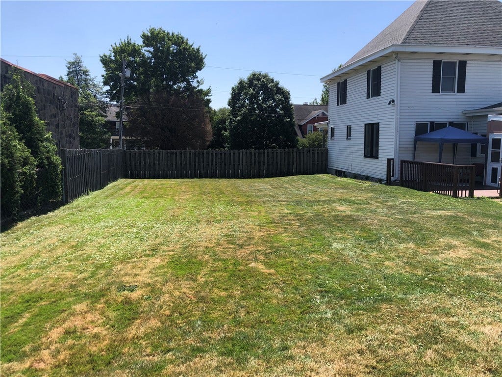 15 KENSINGTON CIRCLE, Uniontown, PA 15401