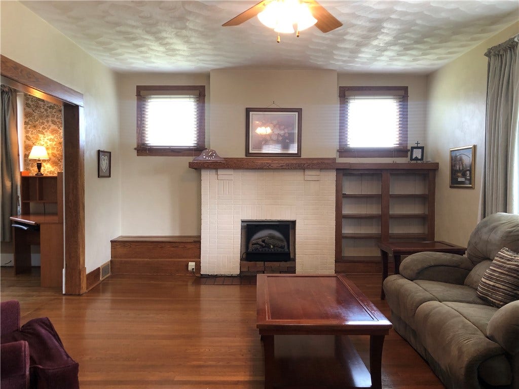 15 KENSINGTON CIRCLE, Uniontown, PA 15401