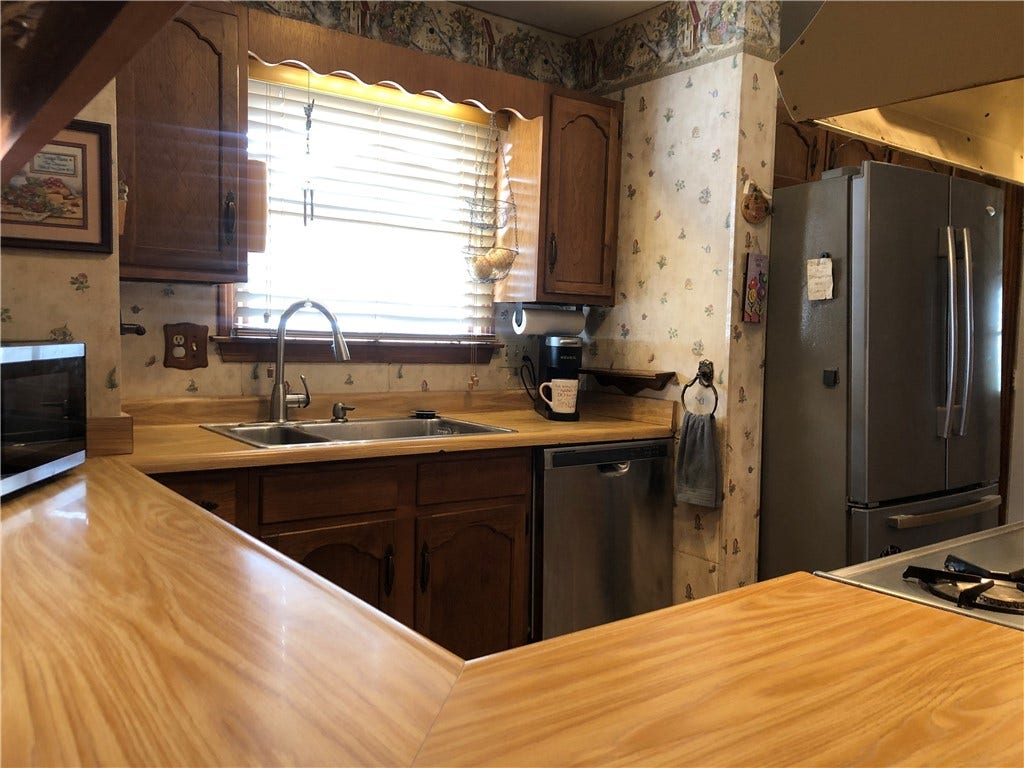 15 KENSINGTON CIRCLE, Uniontown, PA 15401