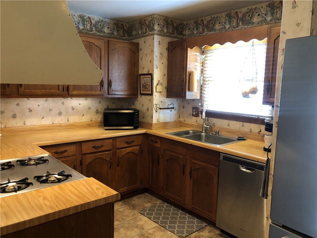 15 KENSINGTON CIRCLE, Uniontown, PA 15401