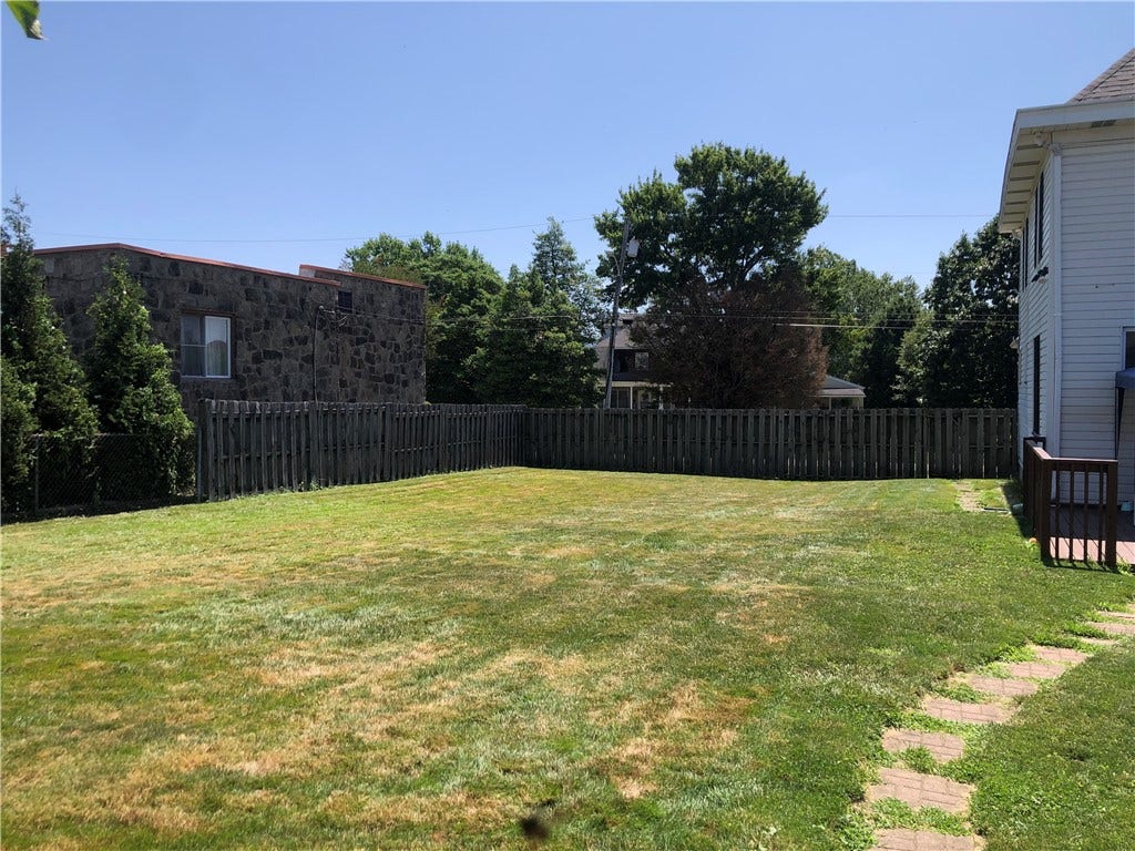 15 KENSINGTON CIRCLE, Uniontown, PA 15401