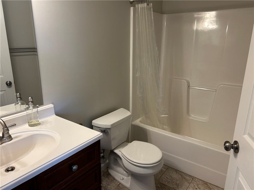 729 Skylark Dr, Connellsville, PA 15425