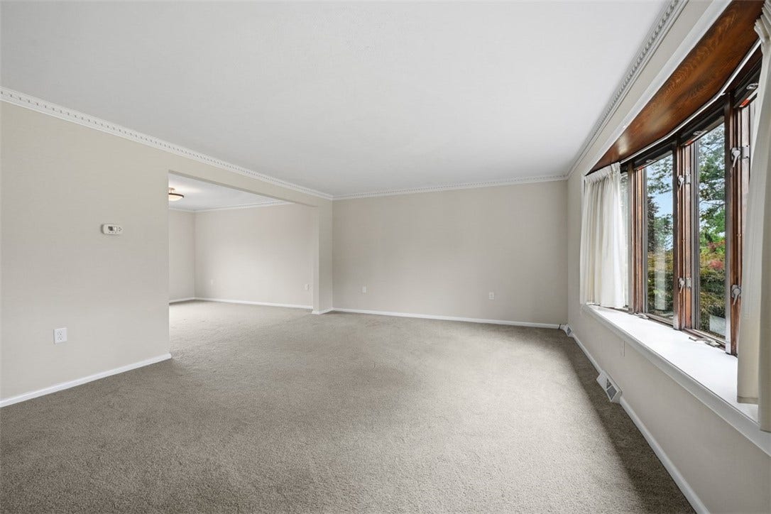 10501 Farview Dr, North Huntingdon, PA 15642