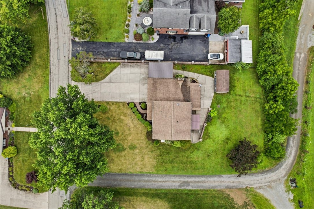 10501 Farview Dr, North Huntingdon, PA 15642