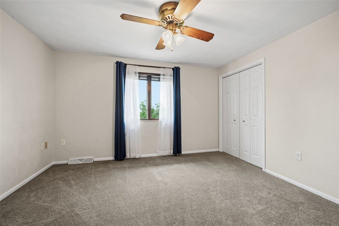 10501 Farview Dr, North Huntingdon, PA 15642