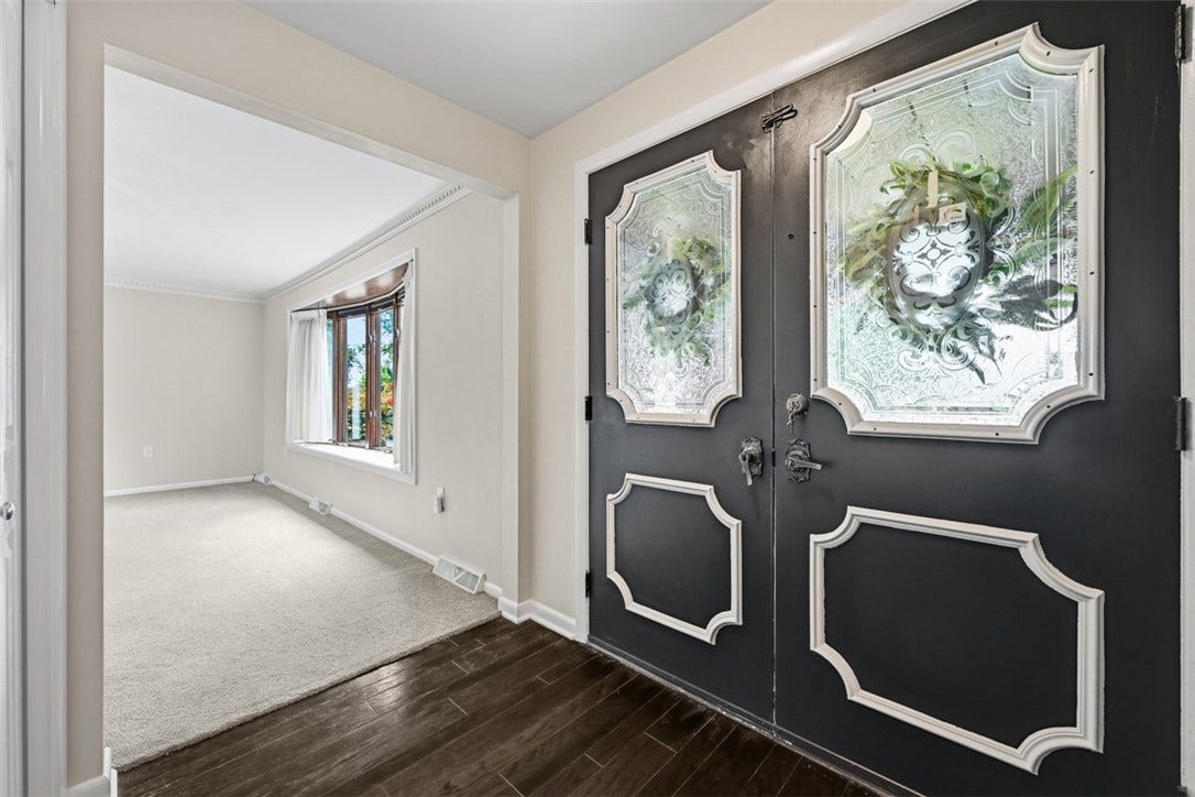 10501 Farview Dr, North Huntingdon, PA 15642
