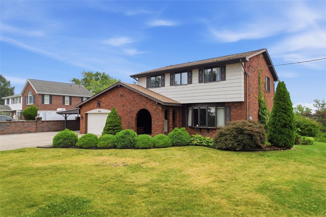 10501 Farview Dr, North Huntingdon, PA 15642