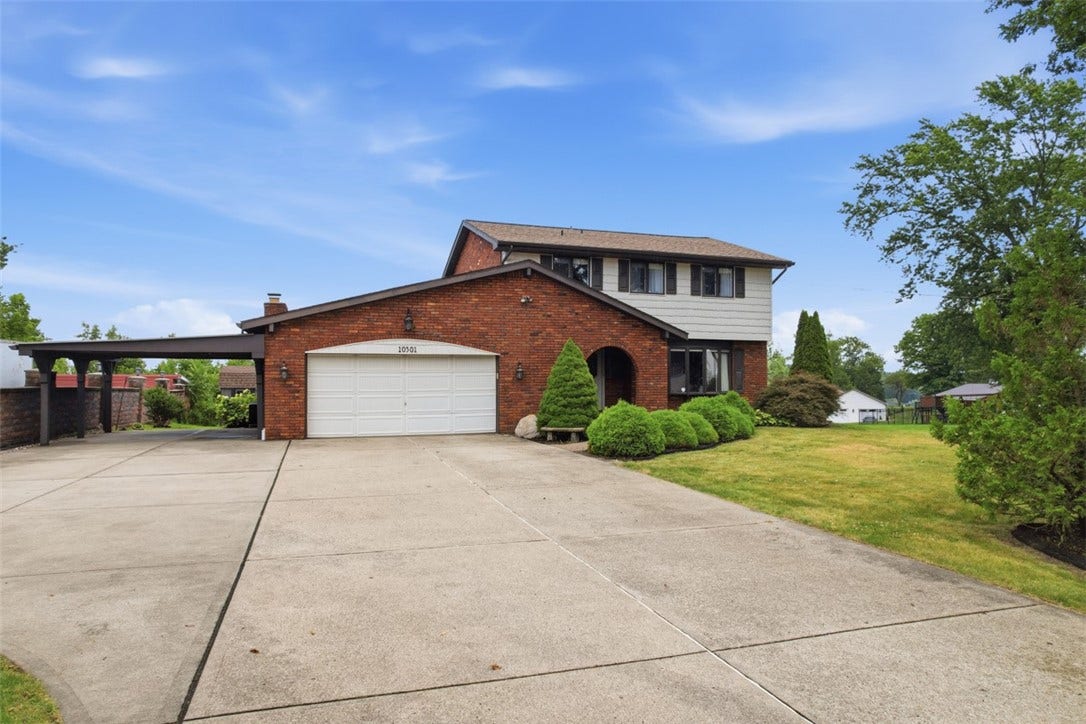 10501 Farview Dr, North Huntingdon, PA 15642