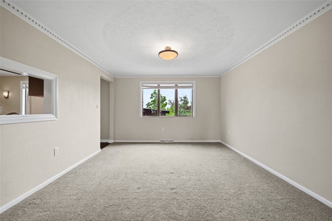 10501 Farview Dr, North Huntingdon, PA 15642