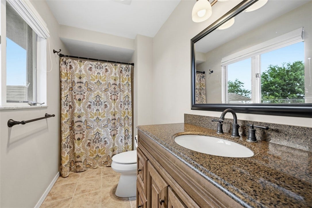 10501 Farview Dr, North Huntingdon, PA 15642