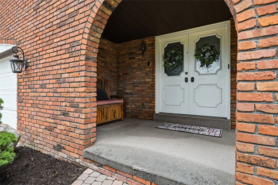 10501 Farview Dr, North Huntingdon, PA 15642