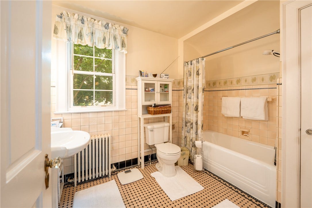 732 Spring St, Latrobe, PA 15650 732 Spring St, Latrobe, PA 15650