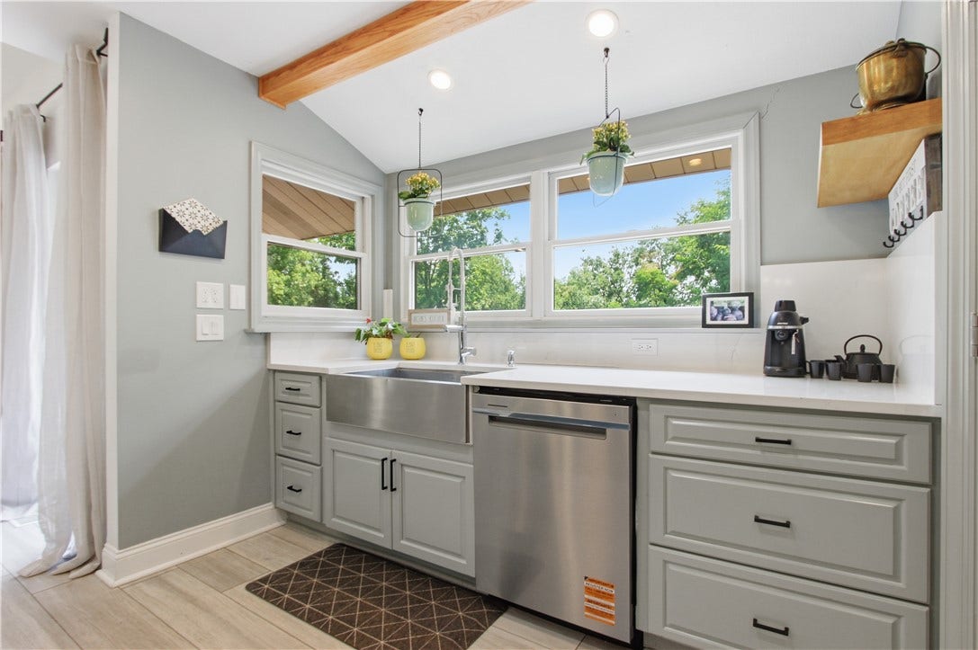 2072 Outlook Drive, Pittsburgh, PA 15241 Picture-perfect views and abundant natural light make everyday cooking feel extraordinary.