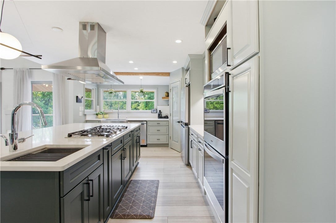 2072 Outlook Drive, Pittsburgh, PA 15241 The spacious island offers the perfect gathering place for casual meals, entertaining, or everyday living.