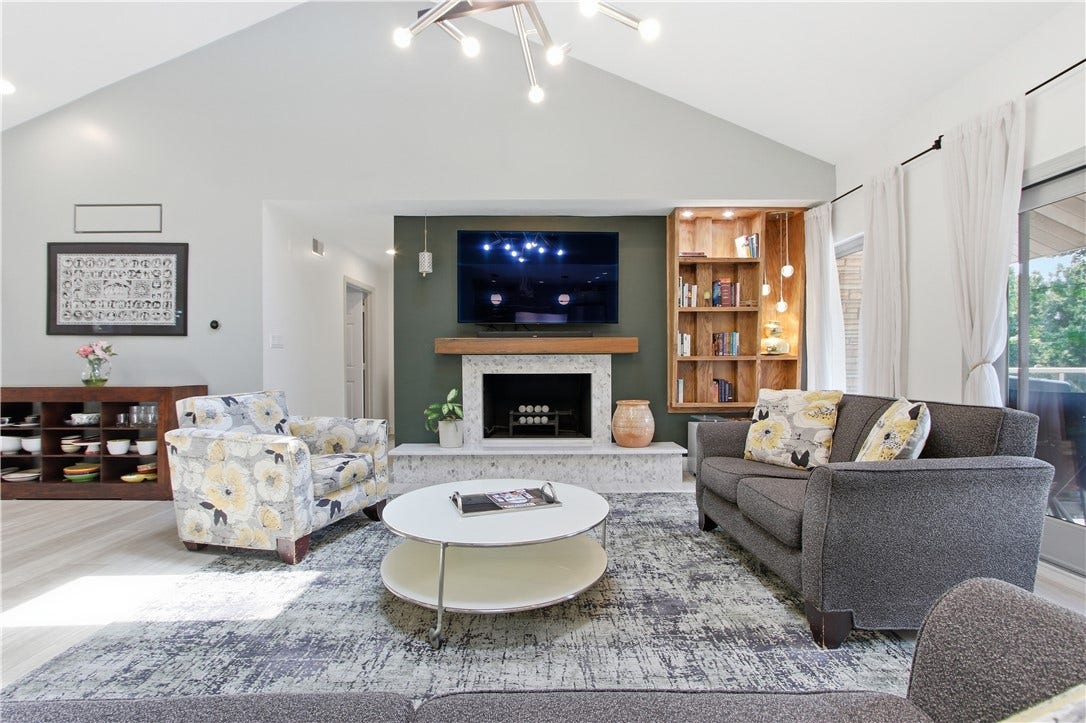 2072 Outlook Drive, Pittsburgh, PA 15241 An open-concept design effortlessly connects the family room to the gourmet kitchen, making entertaining feel effortless.
