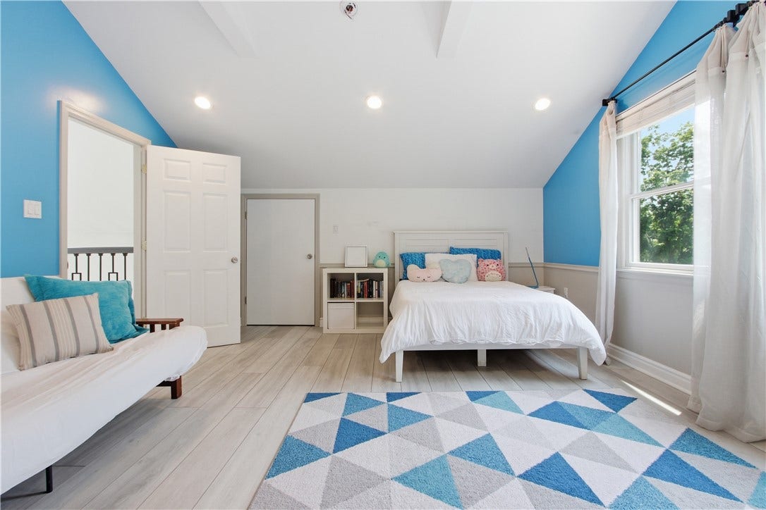 2072 Outlook Drive, Pittsburgh, PA 15241 Spacious third bedroom filled with natural light.