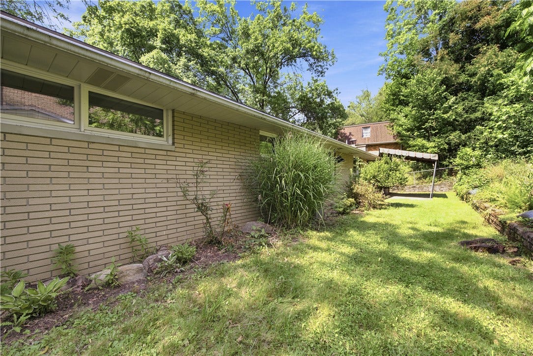 708 Florida Ave, Jeannette, PA 15644