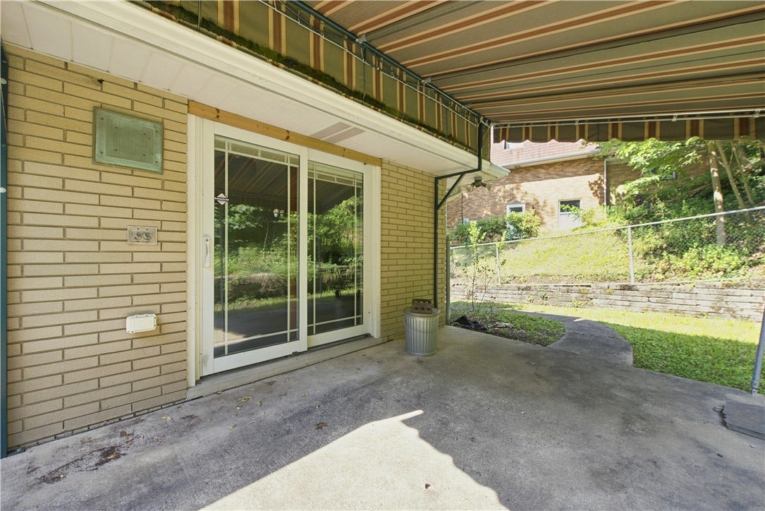 708 Florida Ave, Jeannette, PA 15644