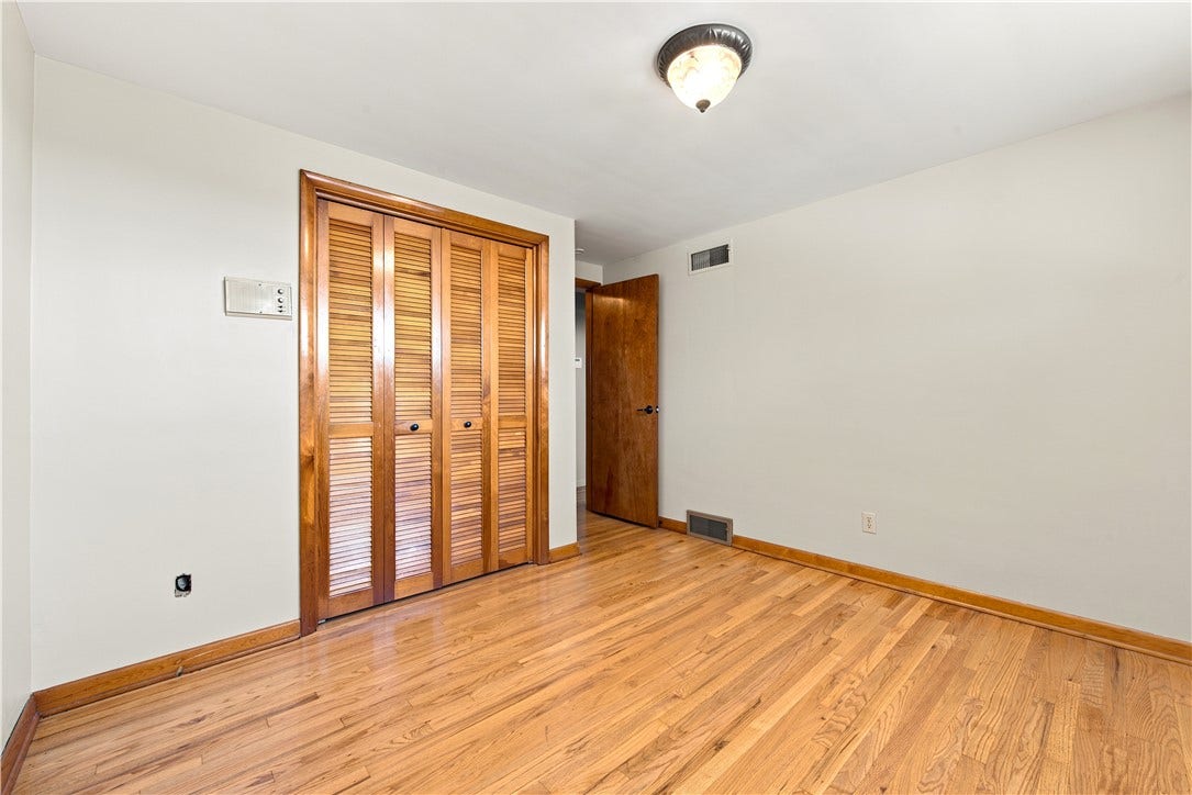 708 Florida Ave, Jeannette, PA 15644