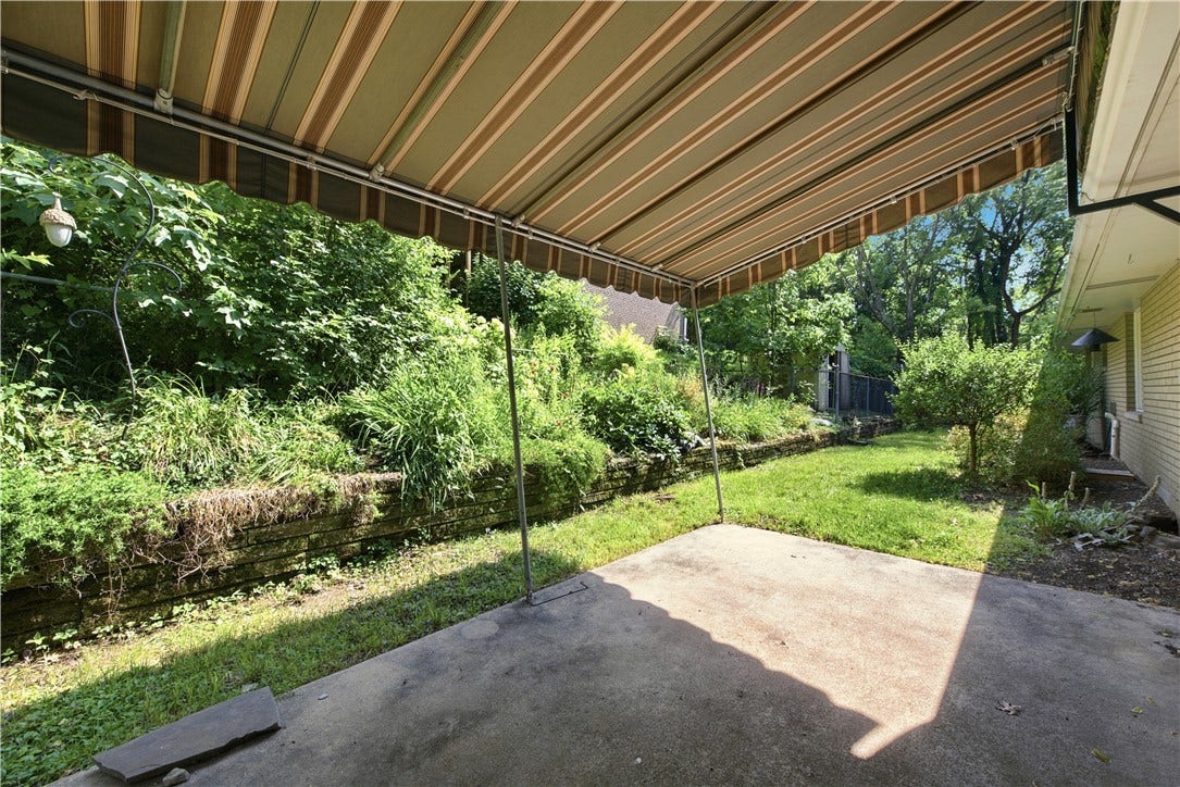 708 Florida Ave, Jeannette, PA 15644
