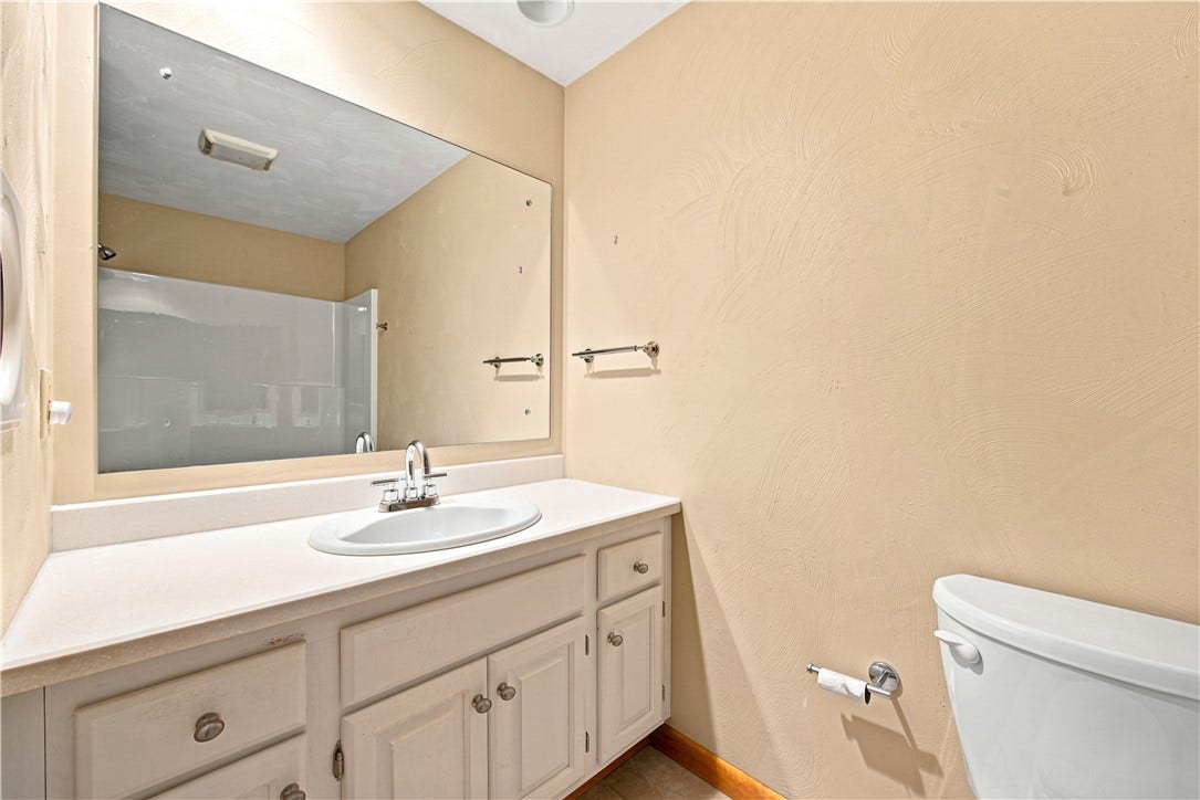 708 Florida Ave, Jeannette, PA 15644
