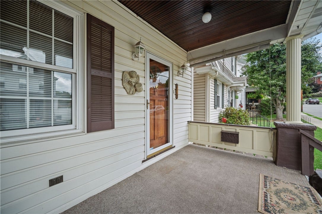 169 Allegheny Ave, Pittsburgh, PA 15202 Spacious front porch!