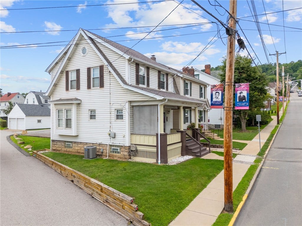 169 Allegheny Ave, Pittsburgh, PA 15202 Corner lot