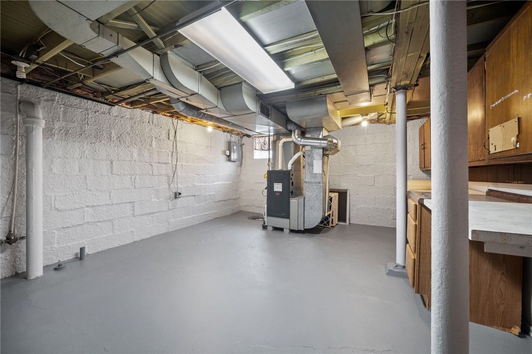 169 Allegheny Ave, Pittsburgh, PA 15202 Walkout basement with full bath and laundry area, plus large storage room