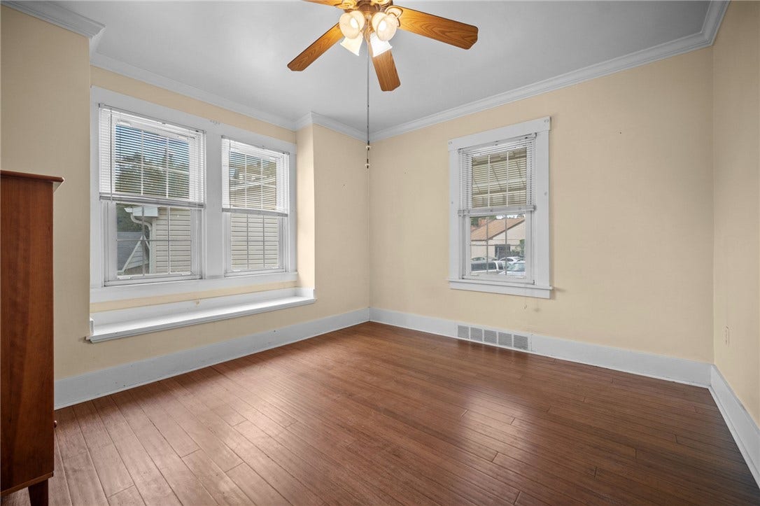 169 Allegheny Ave, Pittsburgh, PA 15202 Dining Room with Bamboo hardwood floor, window seat and ceiling fan/light.