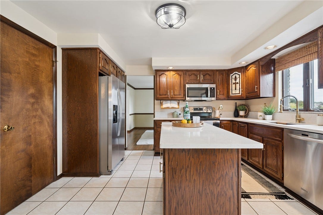 670 Vincent Drive, North Huntingdon, PA 15642