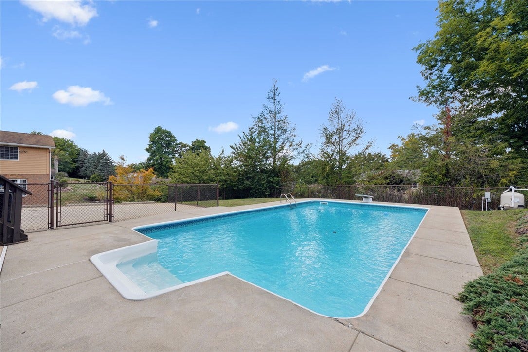 670 Vincent Drive, North Huntingdon, PA 15642