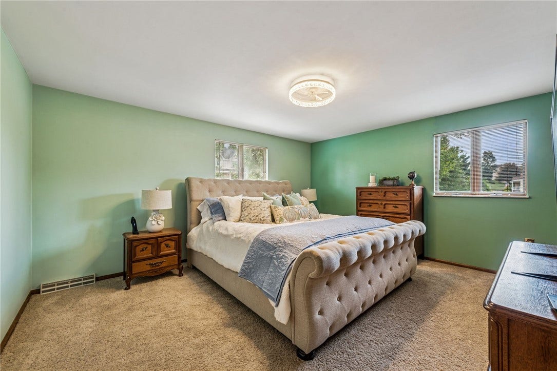 670 Vincent Drive, North Huntingdon, PA 15642