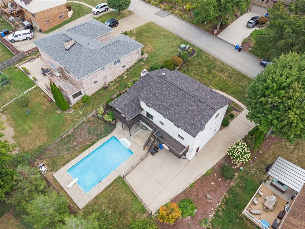 670 Vincent Drive, North Huntingdon, PA 15642