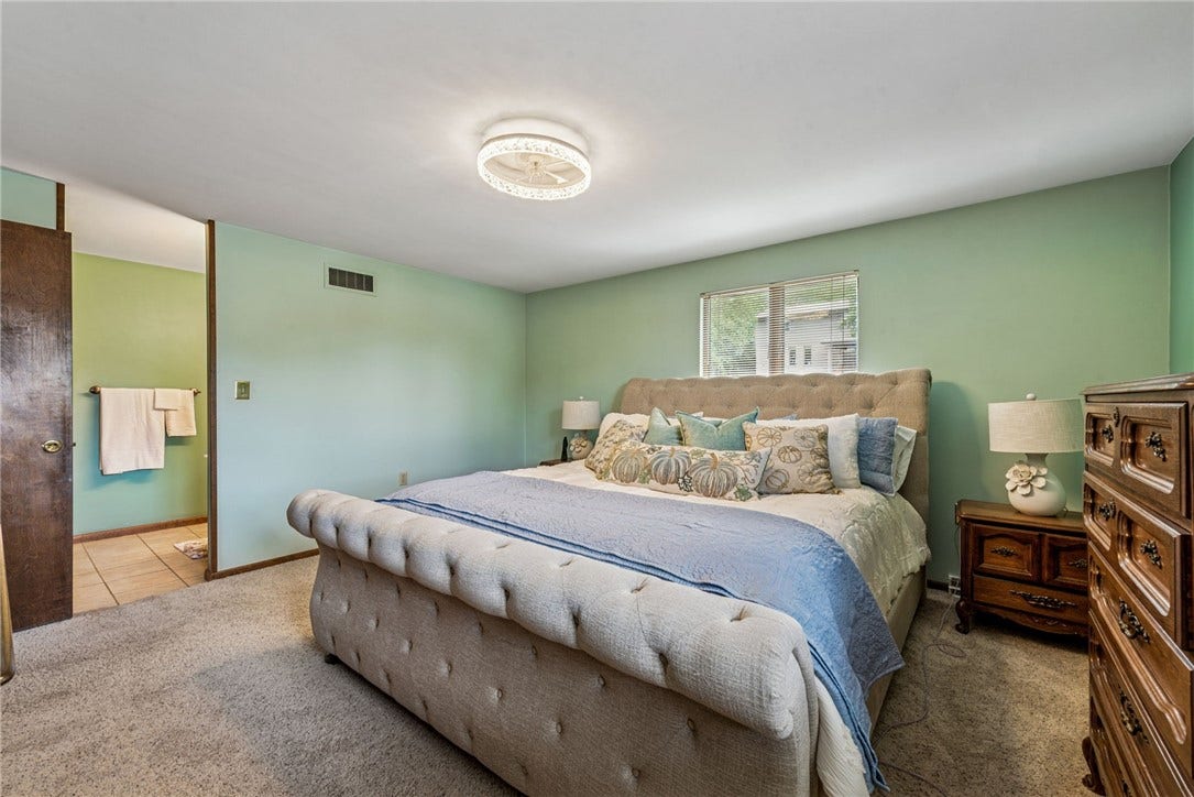 670 Vincent Drive, North Huntingdon, PA 15642