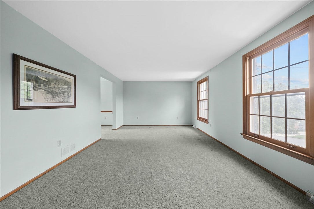 1249 Cairn Dr, Bethel Park, PA 15102