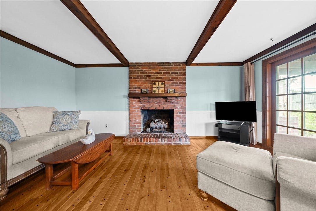 1249 Cairn Dr, Bethel Park, PA 15102