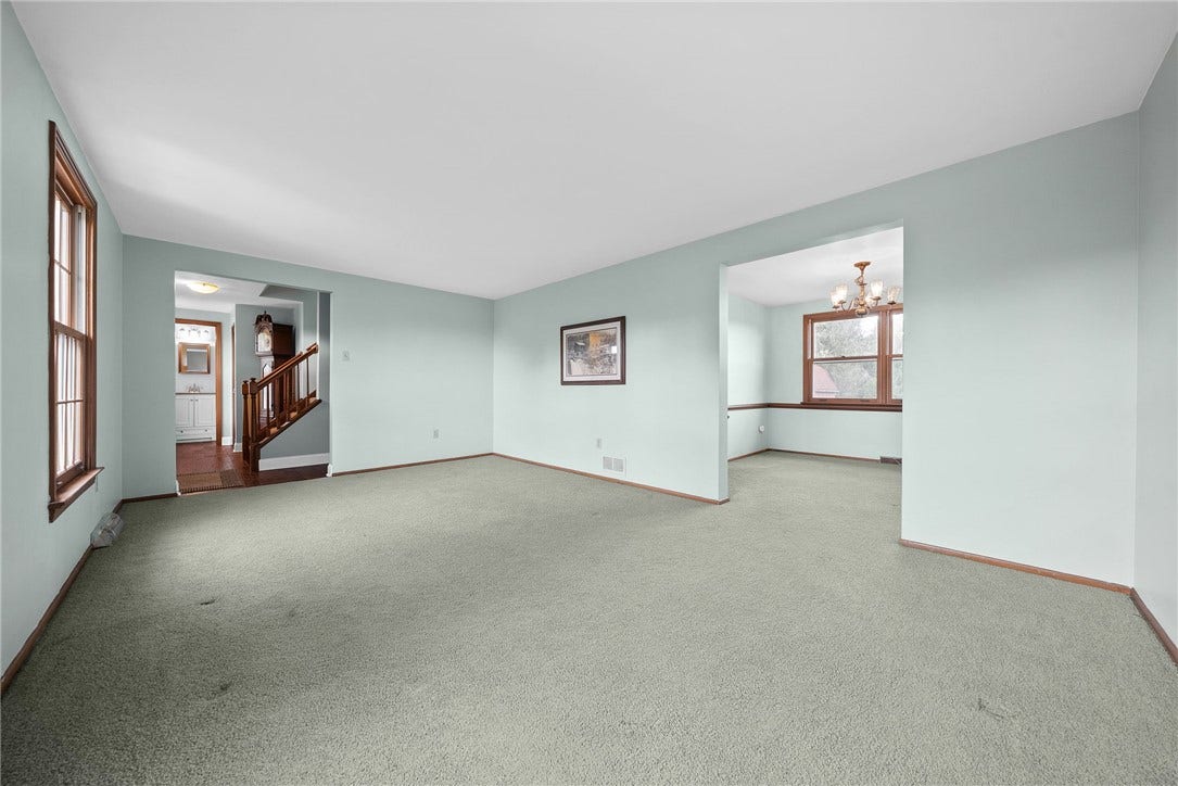 1249 Cairn Dr, Bethel Park, PA 15102