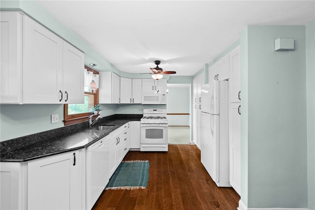 1249 Cairn Dr, Bethel Park, PA 15102