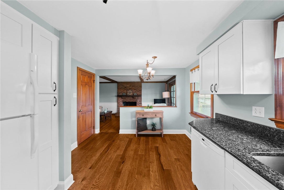 1249 Cairn Dr, Bethel Park, PA 15102