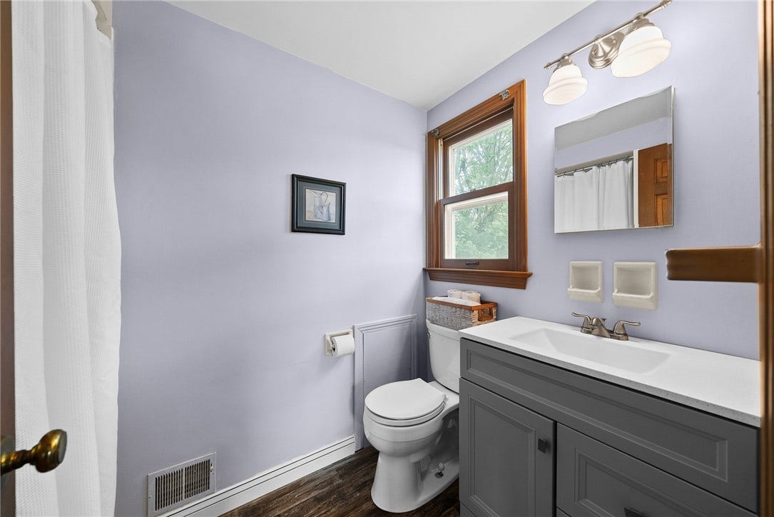 1249 Cairn Dr, Bethel Park, PA 15102